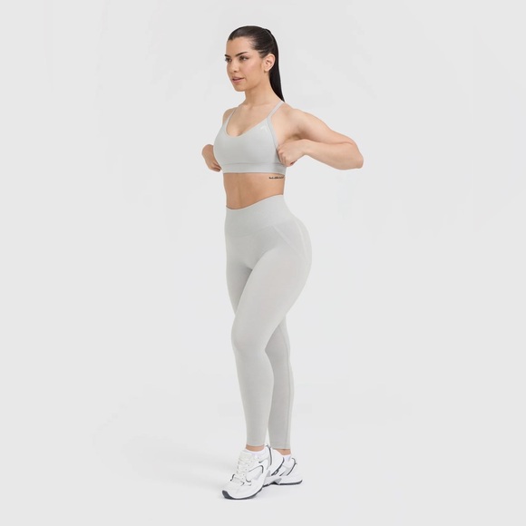 Excellent Oner Active Everyday Sports Bra | Light Grey | Size: XS/S - Picture 3 of 6
